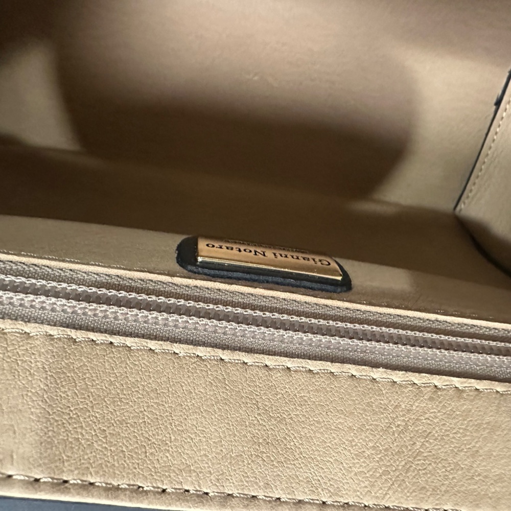 New Gianni Notaro Carol J Black Handbag with removable strap - Picture 9 of 16